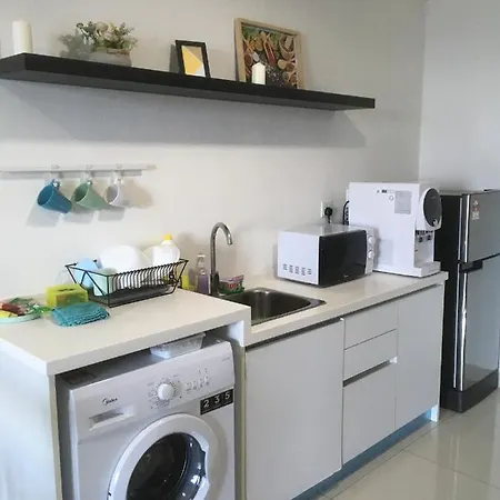 Warm Stay At Trefoil Setia Alam Exterior photo