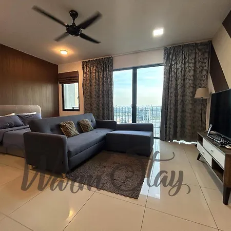 Warm Stay At Trefoil Setia Alam Exterior photo