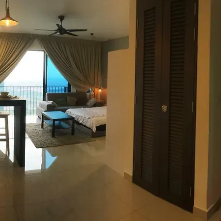 Warm Stay At Trefoil Setia Alam Exterior photo