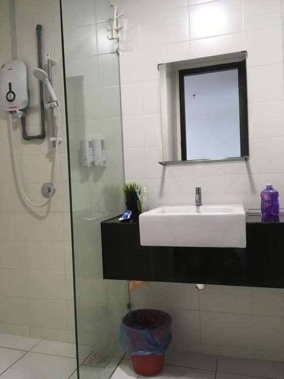 Apartment Warm At Trefoil Setia Alam